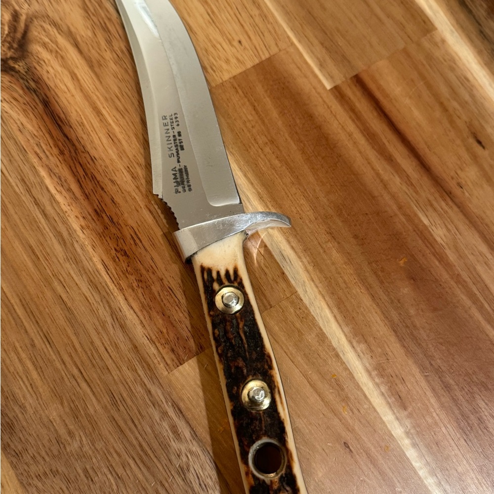 Puma Men's Skinner Knife 1970 with Leather Sheath - razor sharp carbon steel. - Picture 12 of 12